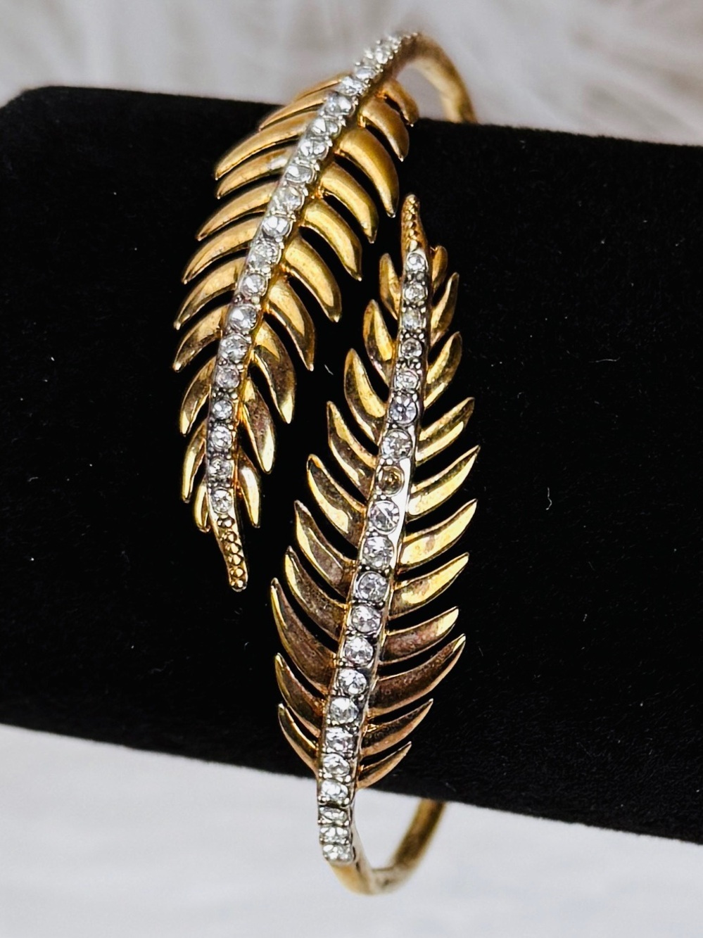 Beautiful goldtone bling delicate leaf Juicy Couture cuff bracelet